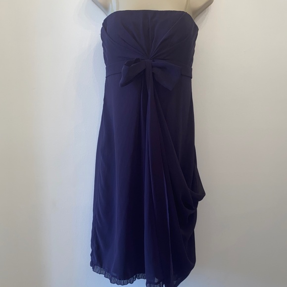 Vera Wang Dresses & Skirts - In New Condition Vera Wang Maids strapless Pulm Bridesmaid/Prom/Formal D…